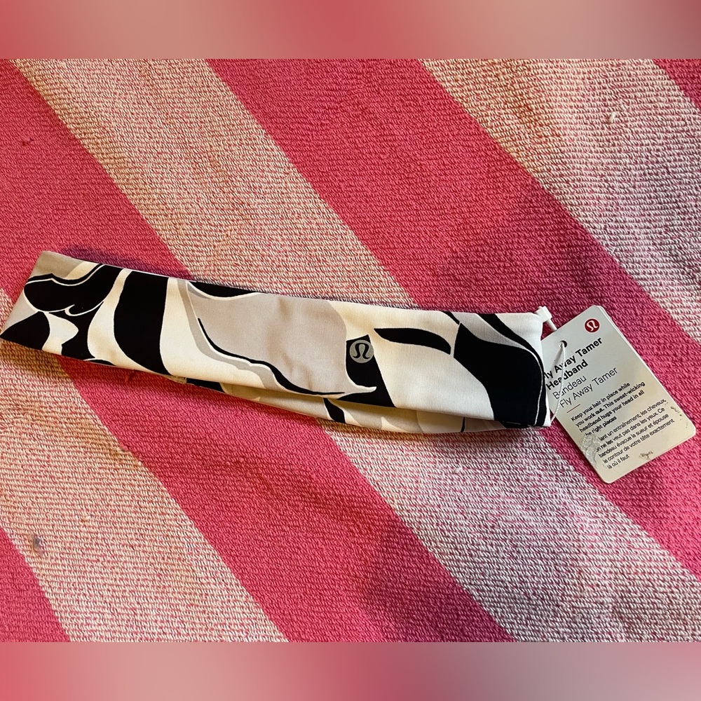 Lululemon fly away tamer headband GIFT WITH PURCHASE